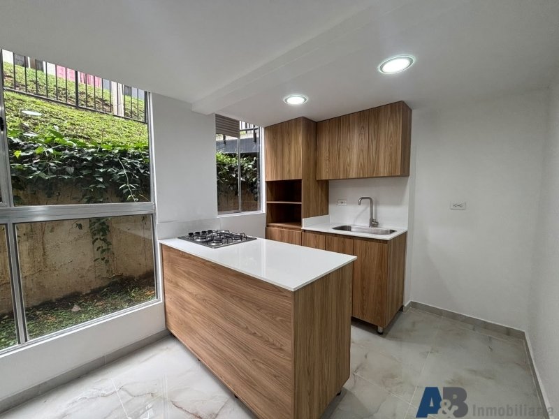 Apartamento en venta en San Antonio De Prado, Medellín · foto 2 de 13