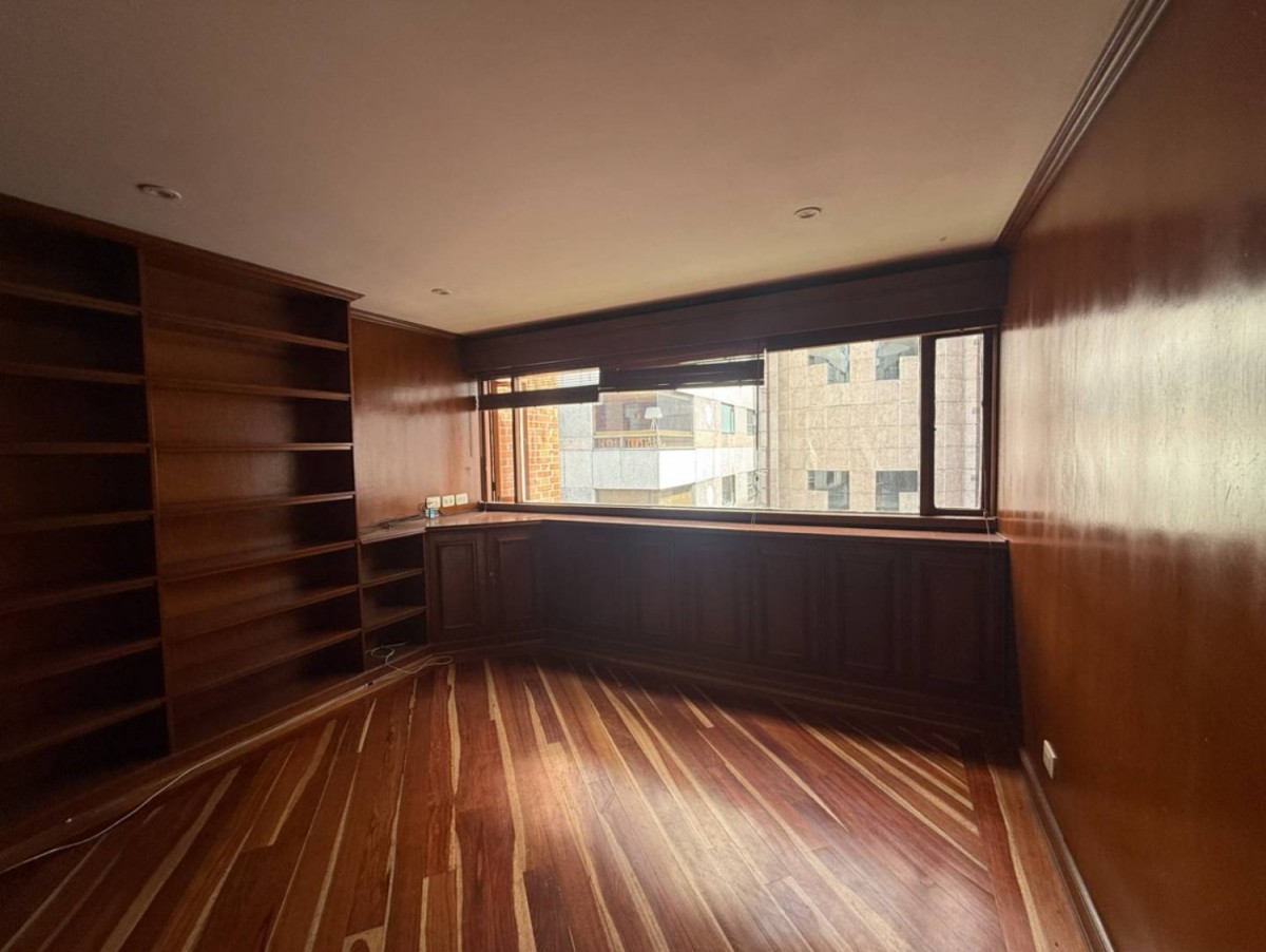 Apartamento en venta en Los Rosales, Bogotá · foto 4 de 24