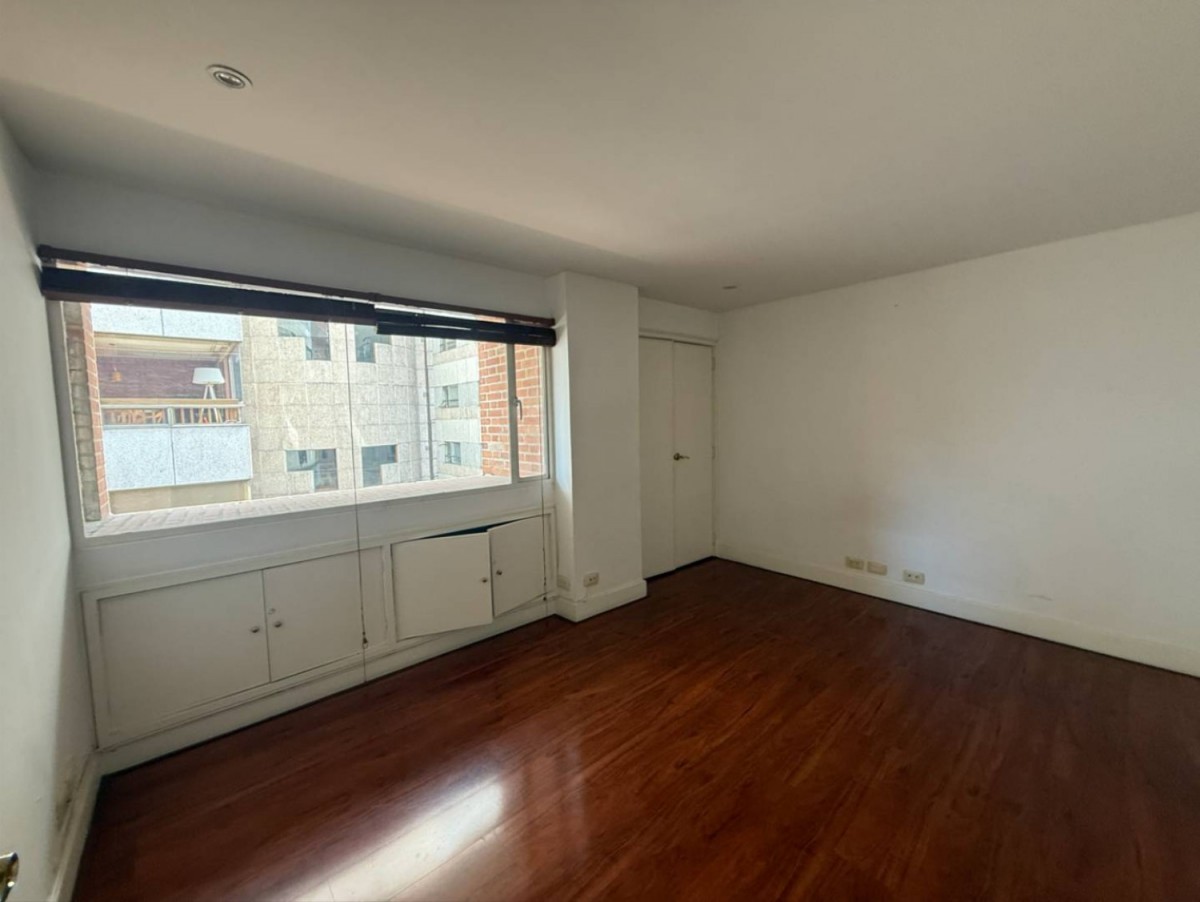 Apartamento en venta en Los Rosales, Bogotá · foto 6 de 24