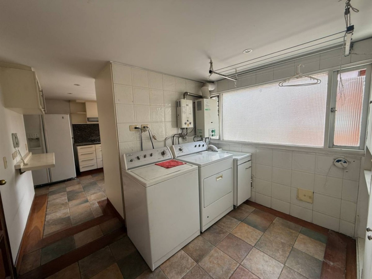 Apartamento en venta en Los Rosales, Bogotá · foto 9 de 24