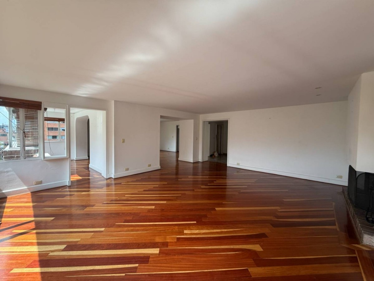 Apartamento en venta en Los Rosales, Bogotá · foto 10 de 24