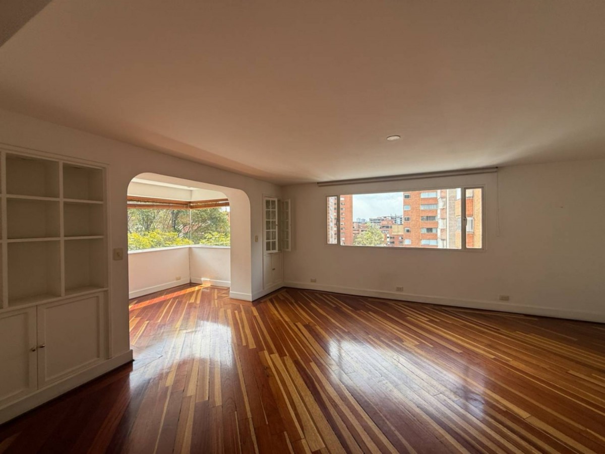 Apartamento en venta en Los Rosales, Bogotá · foto 11 de 24