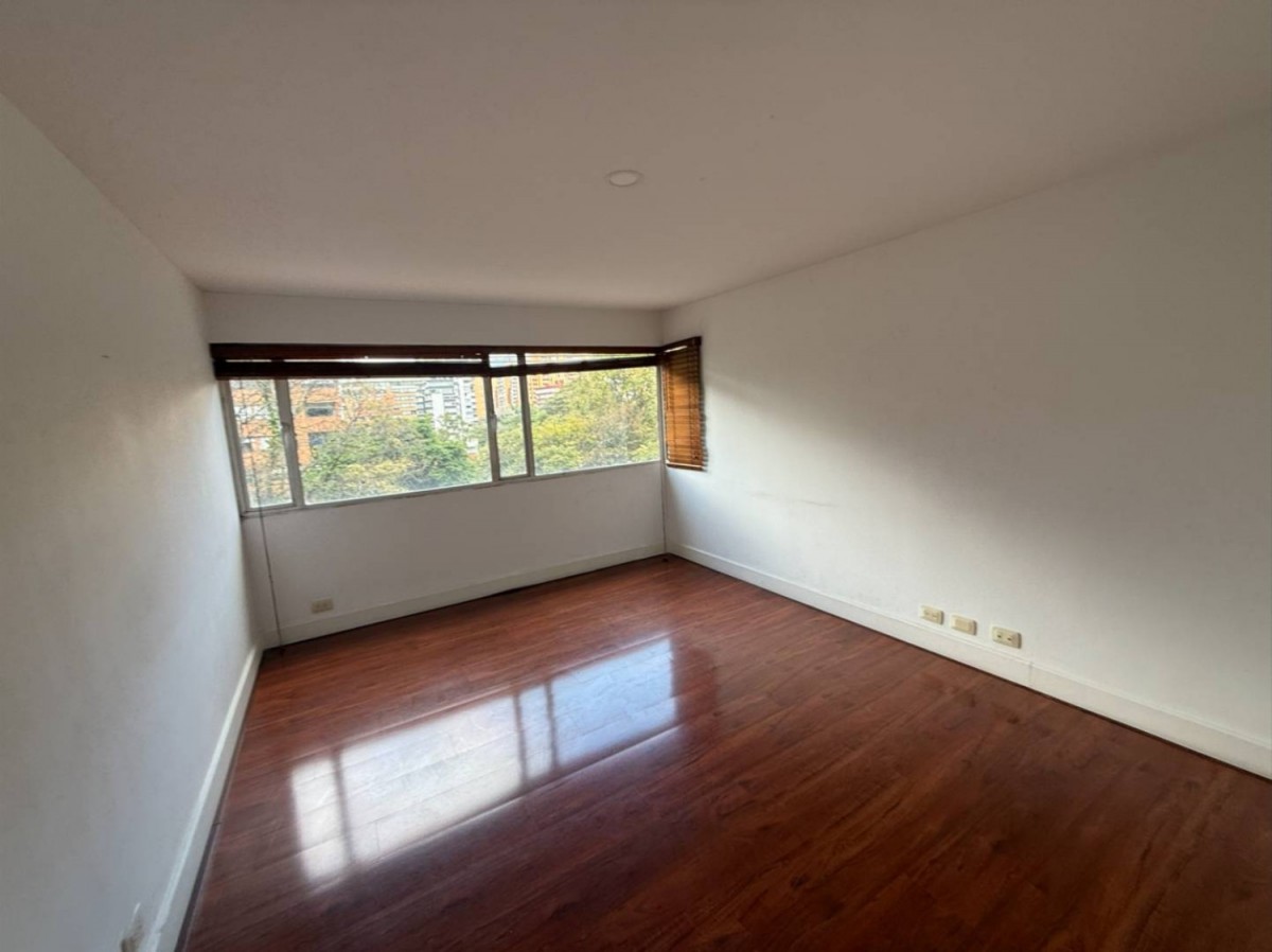 Apartamento en venta en Los Rosales, Bogotá · foto 15 de 24