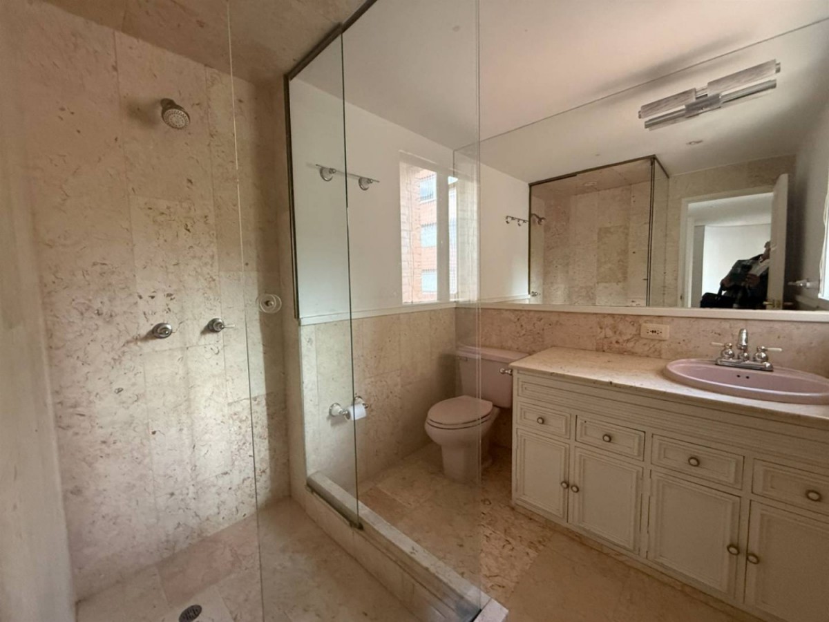 Apartamento en venta en Los Rosales, Bogotá · foto 19 de 24