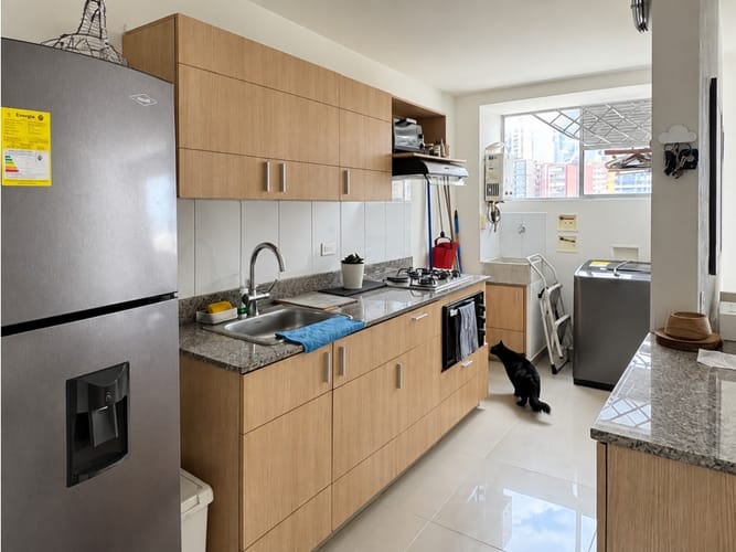 Apartamento de 3 alcobas en venta en Mayorca, Sabaneta, 75 m² · foto 2 de 9