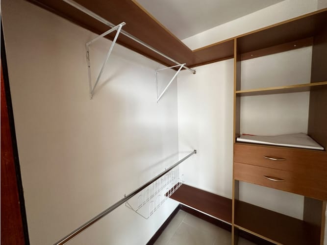 Apartamento de 4 alcobas en arriendo en El Poblado, Medellín, 138 m² · foto 12 de 21
