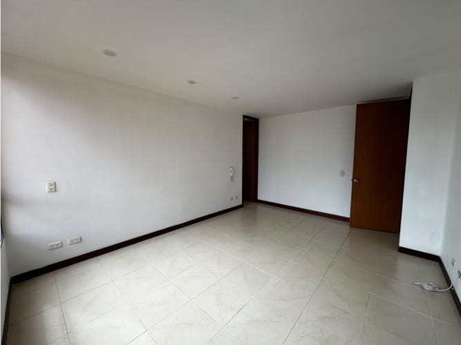 Apartamento de 4 alcobas en arriendo en El Poblado, Medellín, 138 m² · foto 13 de 21