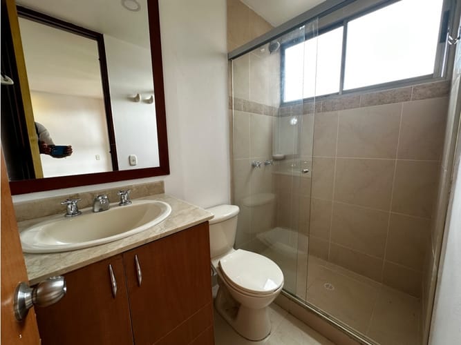 Apartamento de 4 alcobas en arriendo en El Poblado, Medellín, 138 m² · foto 14 de 21