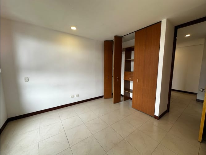 Apartamento de 4 alcobas en arriendo en El Poblado, Medellín, 138 m² · foto 15 de 21