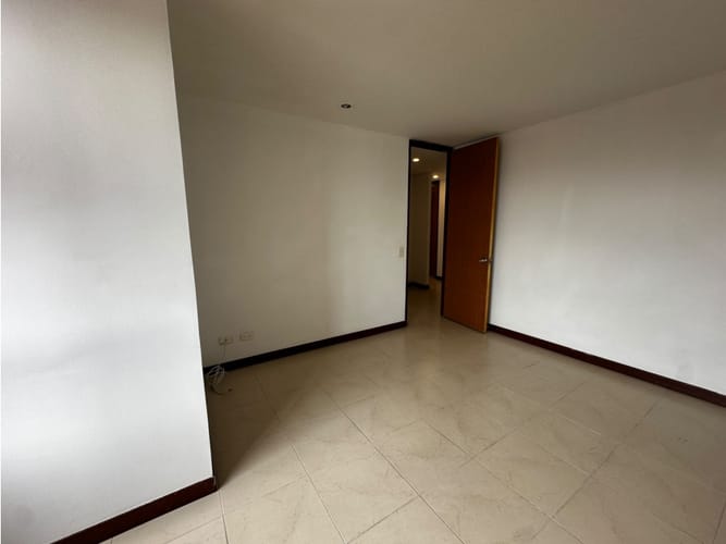 Apartamento de 4 alcobas en arriendo en El Poblado, Medellín, 138 m² · foto 16 de 21