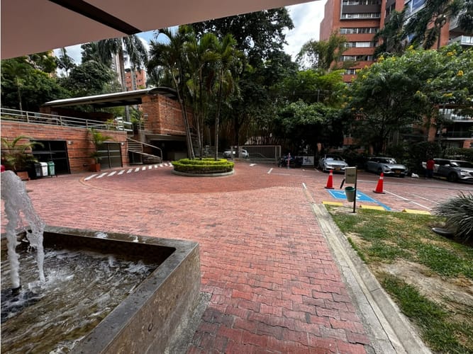 Apartamento de 4 alcobas en arriendo en El Poblado, Medellín, 138 m² · foto 21 de 21