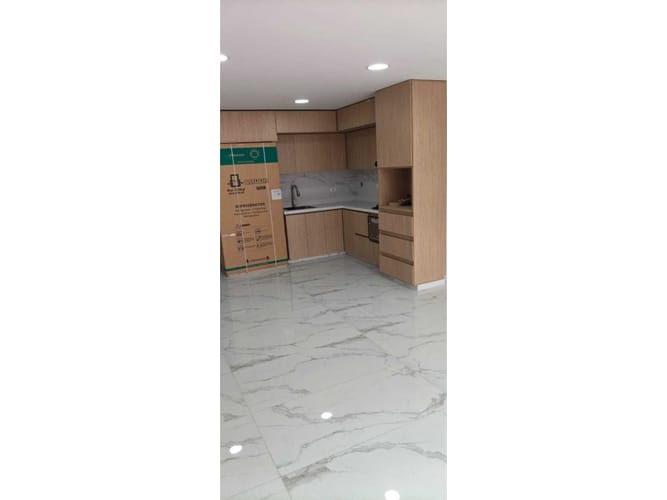 Apartamento de 3 alcobas en venta en Cabañas, Bello, 80 m² · foto 6 de 22