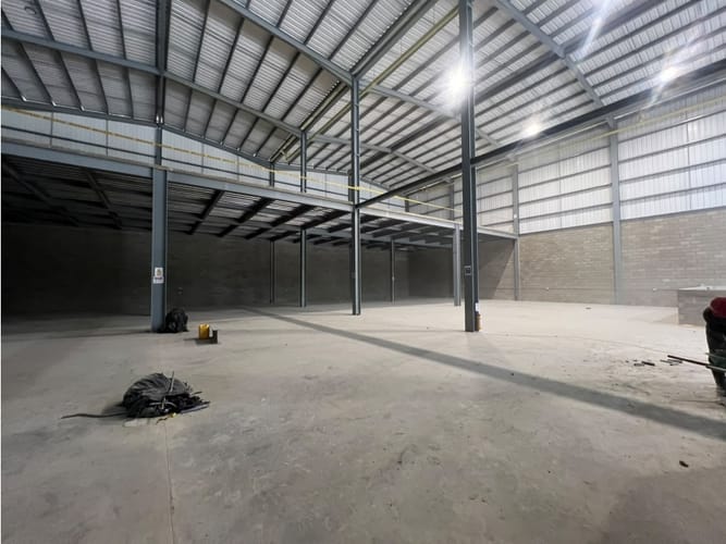 Bodega en arriendo en Juan Mina, Barranquilla, 1216 m² · foto 2 de 5