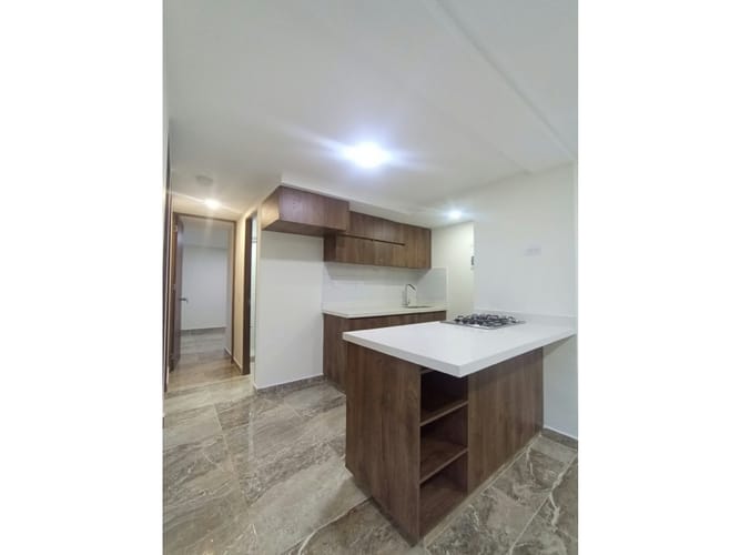 Apartamento de 3 alcobas en arriendo en Pajarito, Medellín, 54 m² · foto 2 de 19