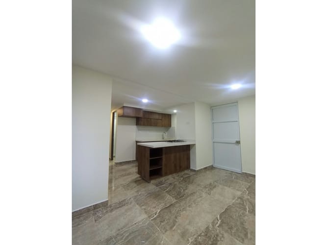 Apartamento de 3 alcobas en arriendo en Pajarito, Medellín, 54 m² · foto 3 de 19