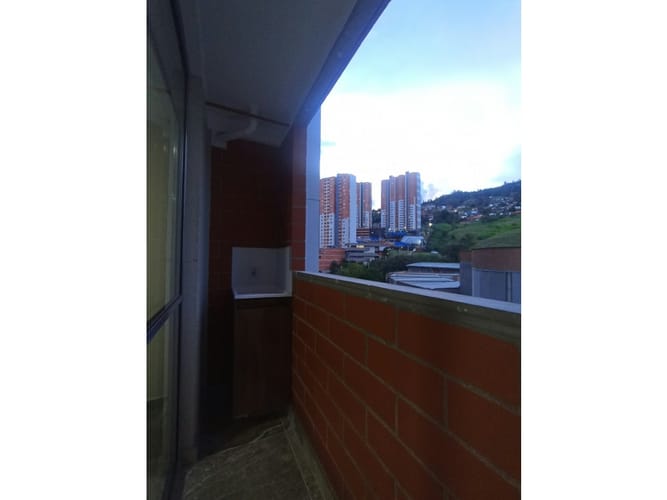 Apartamento de 3 alcobas en arriendo en Pajarito, Medellín, 54 m² · foto 10 de 19