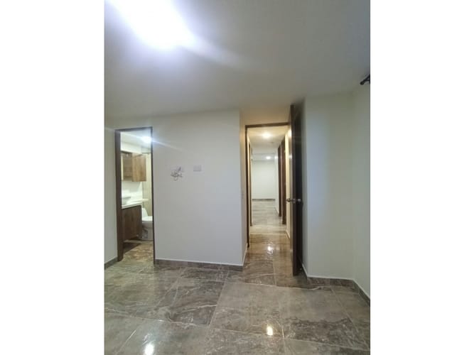Apartamento de 3 alcobas en arriendo en Pajarito, Medellín, 54 m² · foto 18 de 19