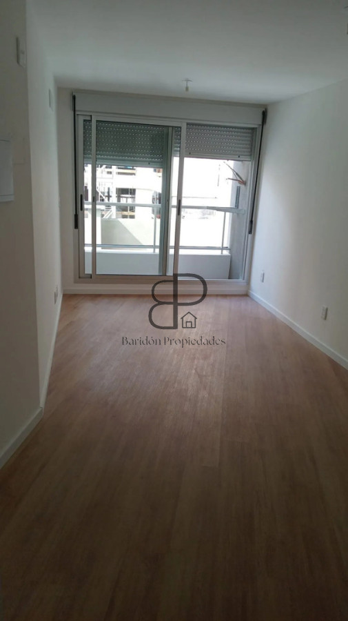 Alquiler Apartamento 1 Dormitorio Tres Cruces con balcon
