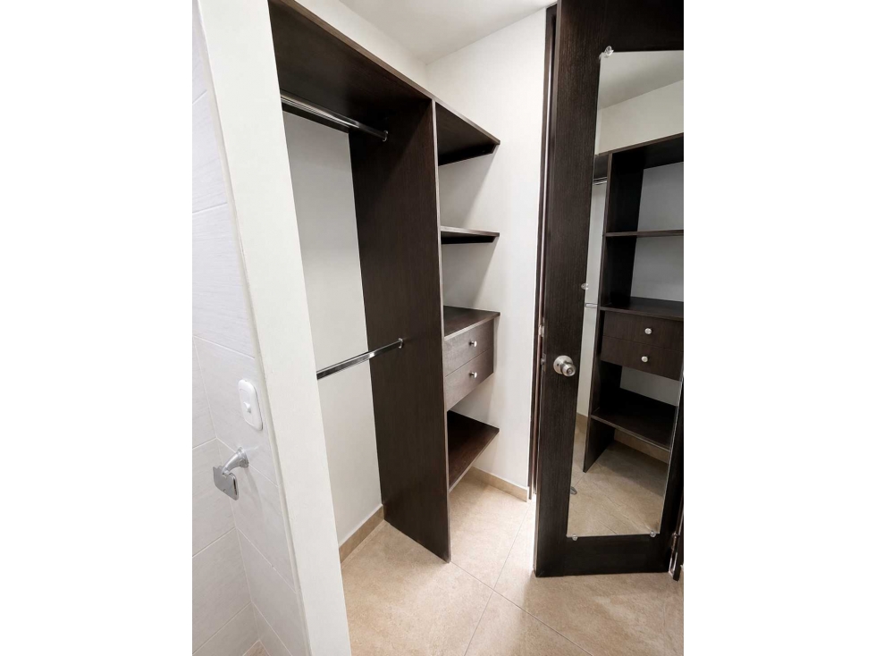 Apartamento en venta en Los Naranjos, Itagüí · foto 7 de 9