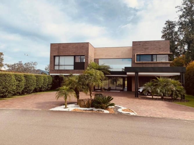 Casa de 4 alcobas en venta en Llano Grande, Rionegro, 410 m² · foto 8 de 17