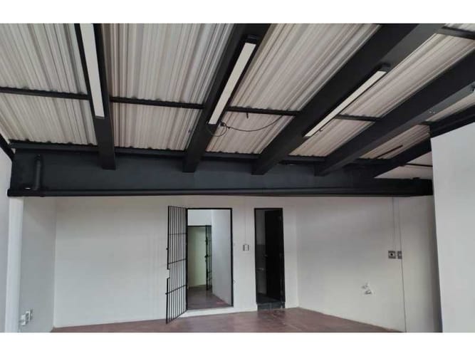 Local en arriendo en Estacion Villa, Medellín, 160 m² · foto 5 de 8