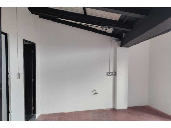 Local en arriendo en Estacion Villa, Medellín, 160 m² · foto 7 de 8