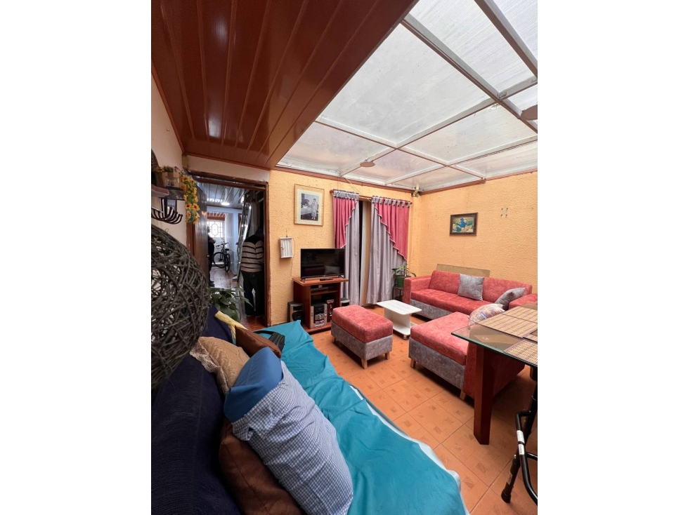 Casa en venta en Samore, Bogotá · foto 2 de 24