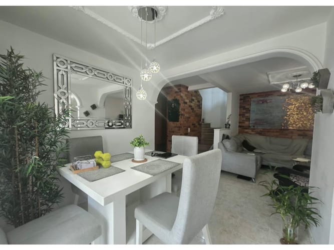 Casa de 3 alcobas en venta en Rodeo Alto, Medellín, 92 m² · foto 3 de 20