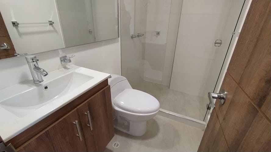 Apartamento de 3 alcobas en arriendo en Claret, Bogotá, 87 m² · foto 2 de 23