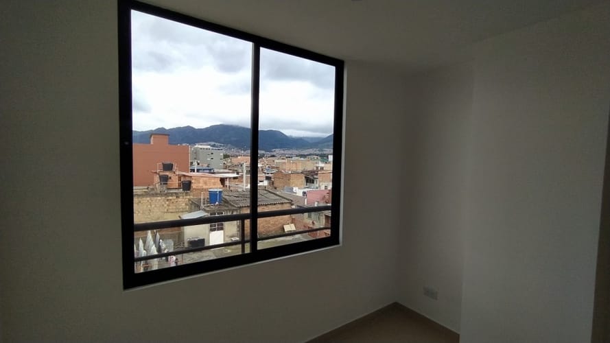 Apartamento de 3 alcobas en arriendo en Claret, Bogotá, 87 m² · foto 3 de 23