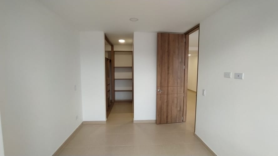 Apartamento de 3 alcobas en arriendo en Claret, Bogotá, 87 m² · foto 5 de 23