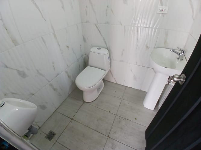 Local en arriendo en Villa Flora, Medellín, 205 m² · foto 2 de 10