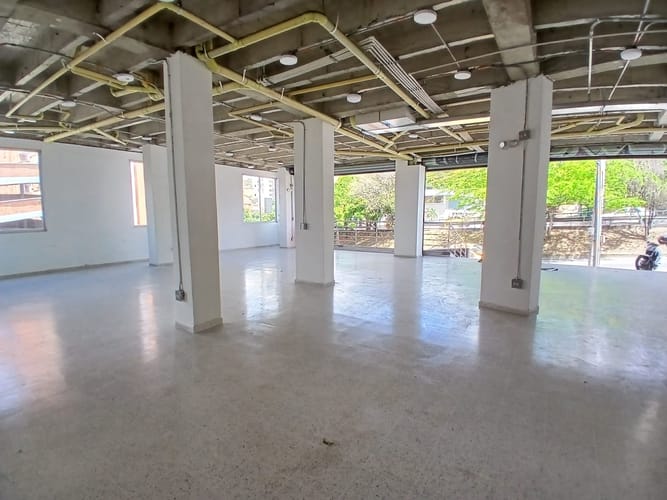 Local en arriendo en Villa Flora, Medellín, 205 m² · foto 4 de 10