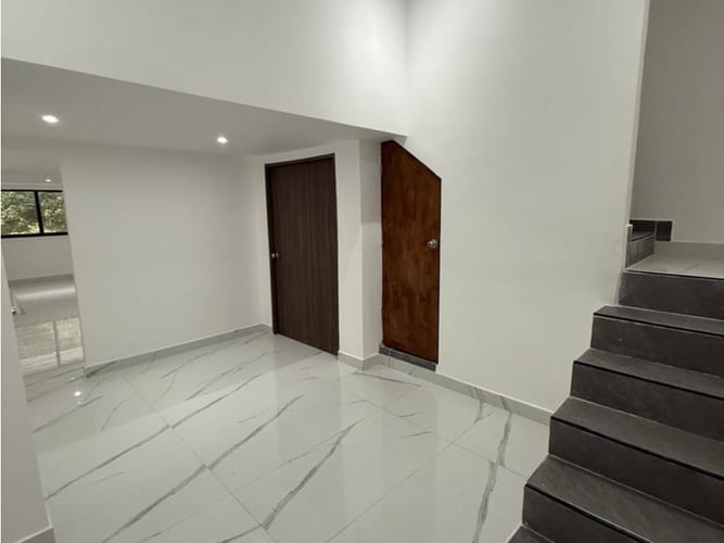 Casa de 6 alcobas en venta en Aves Maria, Sabaneta, 480 m² · foto 13 de 24
