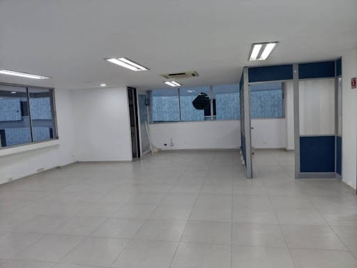 Oficina en arriendo en Los Balsos, Medellín, 95 m² · foto 4 de 24