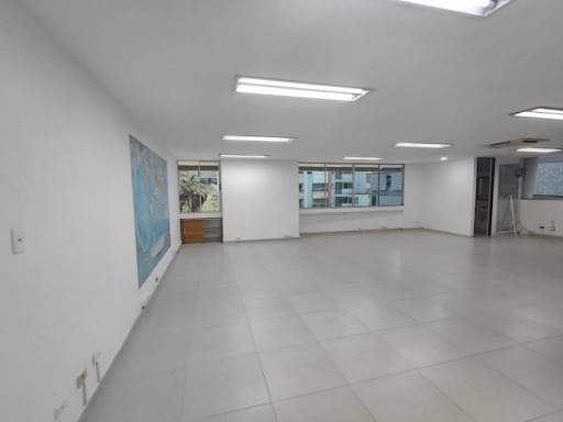 Oficina en arriendo en Los Balsos, Medellín, 95 m² · foto 5 de 24