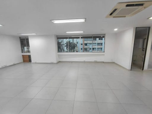 Oficina en arriendo en Los Balsos, Medellín, 95 m² · foto 11 de 24