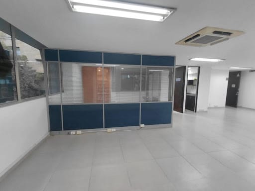 Oficina en arriendo en Los Balsos, Medellín, 95 m² · foto 21 de 24