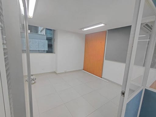 Oficina en arriendo en Los Balsos, Medellín, 95 m² · foto 23 de 24