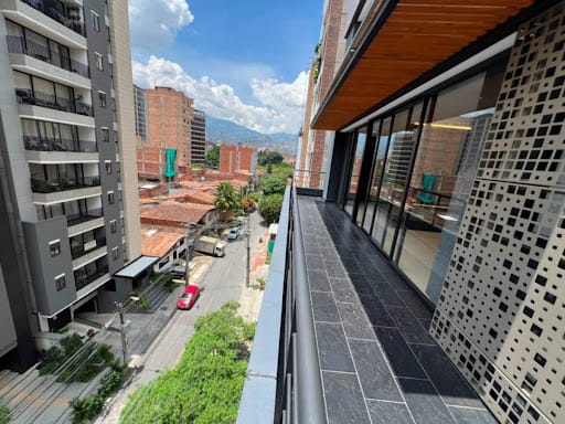 Apartamento de 3 alcobas en arriendo en Conquistadores, Medellín, 120 m² · foto 3 de 24