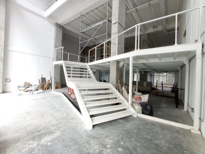 Local en arriendo en Villa Carlota, Medellín, 2400 m² · foto 2 de 7