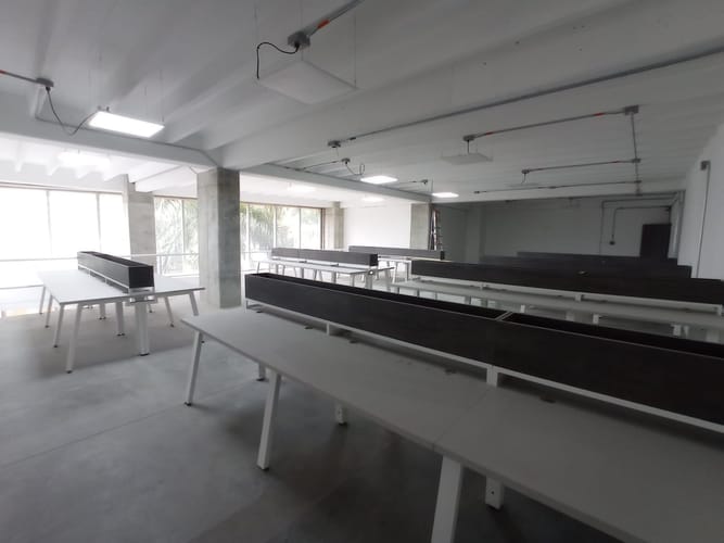 Local en arriendo en Villa Carlota, Medellín, 2400 m² · foto 7 de 7