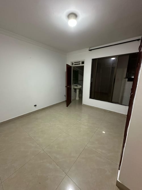 Casa de 8 alcobas en venta en El Limonar, Cali, 360 m² · foto 6 de 16