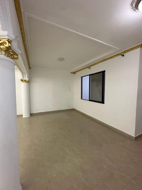 Casa de 8 alcobas en venta en El Limonar, Cali, 360 m² · foto 9 de 16