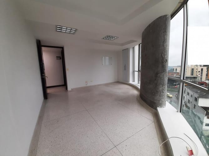 Oficina en arriendo en Cable, Manizales, 18 m² · foto 2 de 11