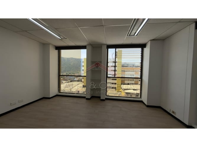 Oficina en venta en Centro, Ibagué, 39 m² · foto 2 de 6