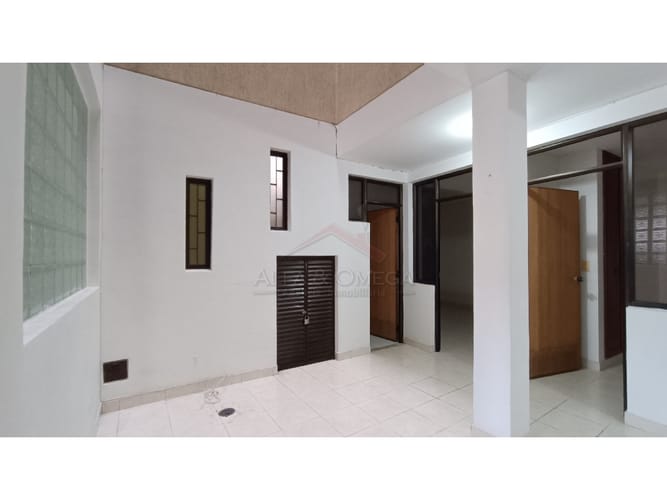Edificio en venta en La Francia, Ibagué, 351 m² · foto 3 de 24