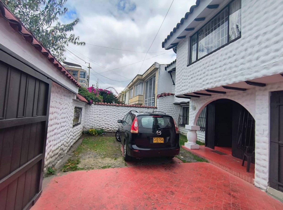 Casa en venta en Pasadena, Bogotá · foto 2 de 24