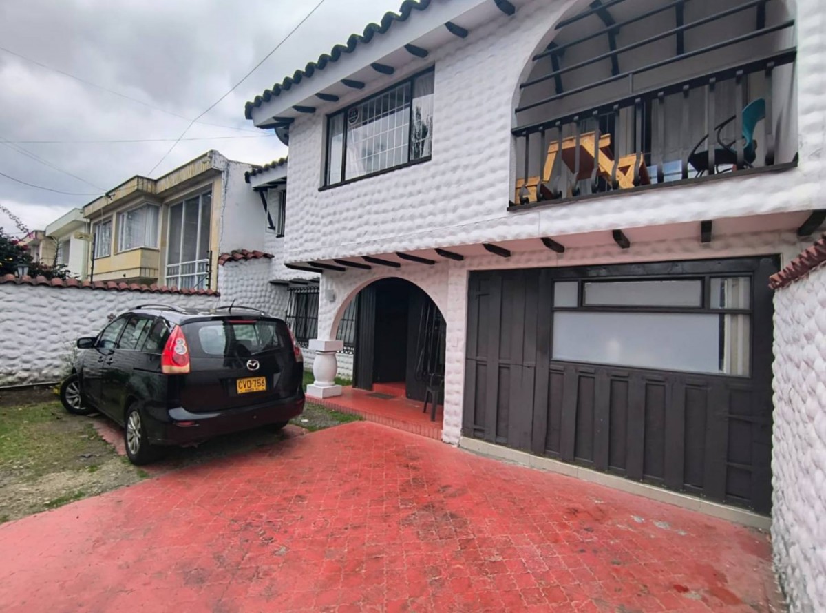 Casa en venta en Pasadena, Bogotá · foto 3 de 24