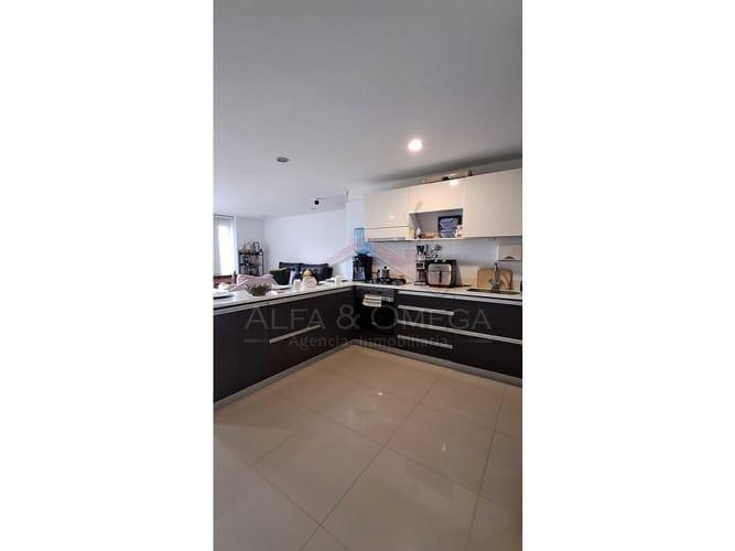 Apartamento de 3 alcobas en venta en Aparco, Ibagué, 136 m² · foto 4 de 24